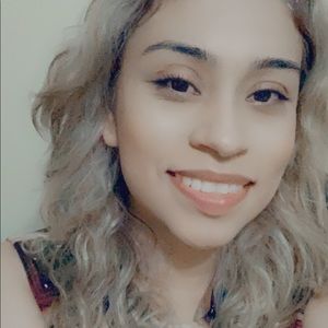 Meet your Posher, Carla